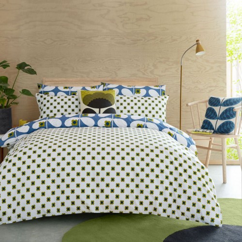 Orla Kiely bed set. Olive flower print with four petals, reversible. 200 thread count cotton, reminiscent of a wild rose.
