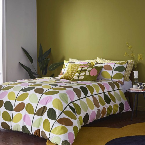Set de cama Orla Kiely. Diseño retro 60's Multi Stem. En cálidos tonos tostados, amarillos y toques de pistacho y rosa.