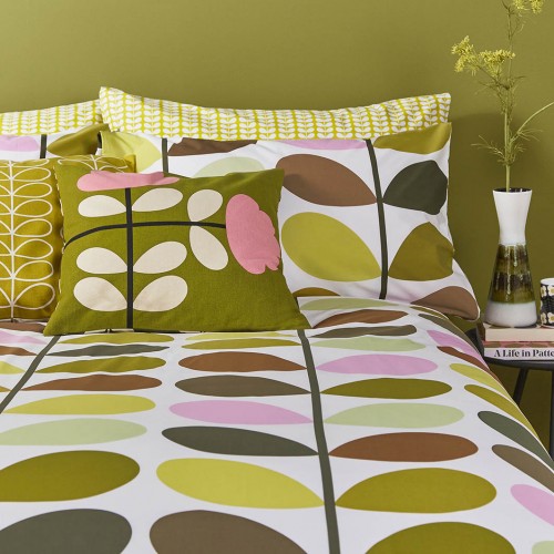 Set de cama Orla Kiely. Diseño retro 60's Multi Stem. En cálidos tonos tostados, amarillos y toques de pistacho y rosa.