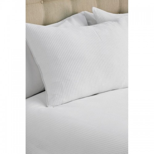 Phoebe bedding set, checkered texture. In white with a cotton blend, by Laura Ashley.