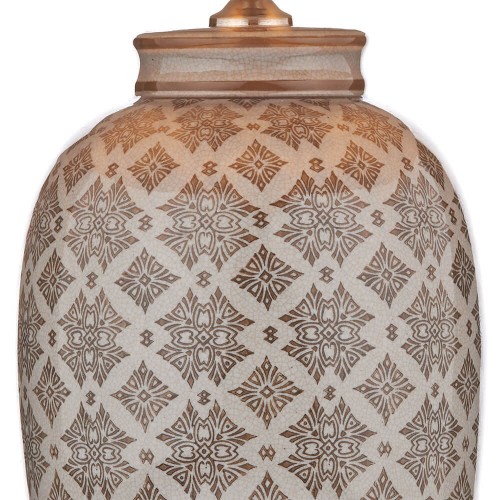 Base lámpara Louise de cerámica en tono marrón y crema con base en madera oscura. Estampado patrón geométrico.