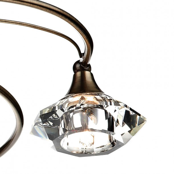 Lámpara de techo con 6 puntos de luz, semi empotrada en bronce envejecido con pantalla de cristal facetado.