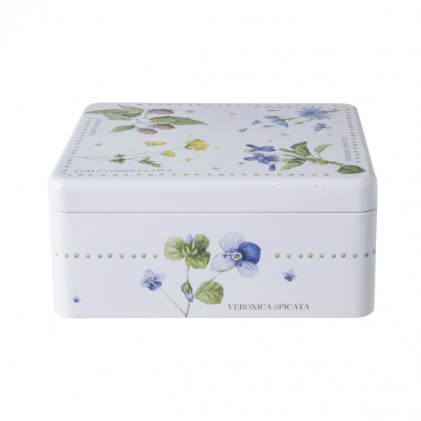 Teabox with a lovely floral design.