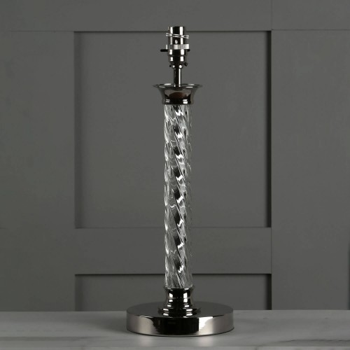 Precioso diseño para este pie de lámpara de cristal con forma torneada, de Laura Ashley. Mide 41.5 cm de alto