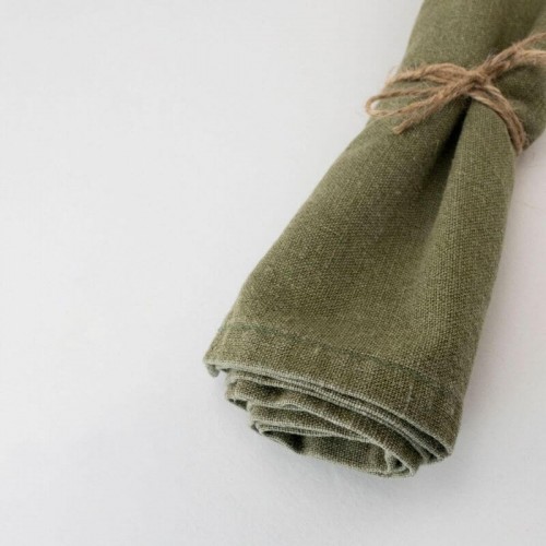 Vintage Wild Clematis Collection, Laura Ashley. Green napkin: 40% Cotton, 30% Linen, 30% Polyester.