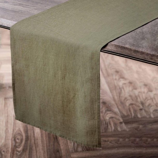 Vintage Wild Clematis Collection, Laura Ashley. Green table runner: 40% Cotton, 30% Linen, 30% Polyester.