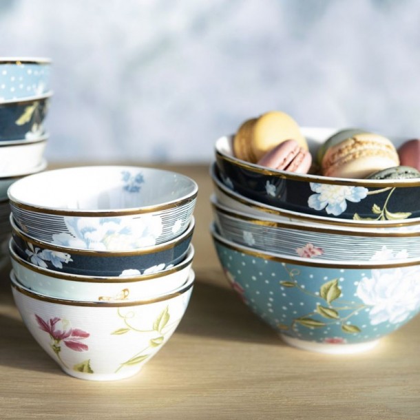 Small midnight blue Heritage bowl, Laura Ashley. Capacity 42cl. Made of porcelain. Dishwasher safe.