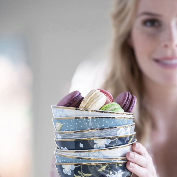 Small midnight blue Heritage bowl, Laura Ashley. Capacity 42cl. Made of porcelain. Dishwasher safe.