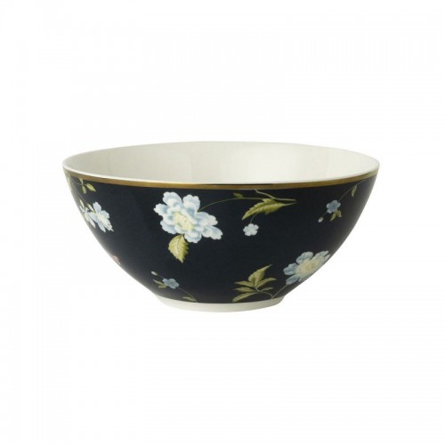 The Heritage midnight blue bowl. Capacity 80cl. Made of porcelain. Dishwasher safe.