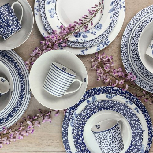 Vajilla azul de Laura Ashley Blueprint. Set de 12 piezas: 4 platos de 23 cm, 4 cuencos de 16 cm, 4 tazas de 35 cl.