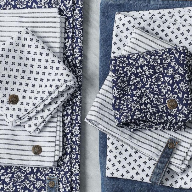 Candy Stripe cotton napkin, Laura Ashley. Blue and white print. Complete the ensemble with the Blueprint collection.