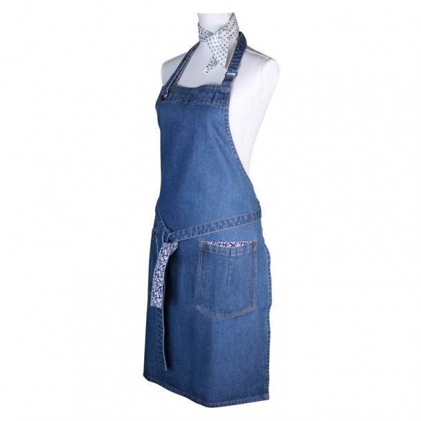 Sweet Allysum Blueprint Apron, Laura Ashley. 2 practical pockets. Includes matching scarf.