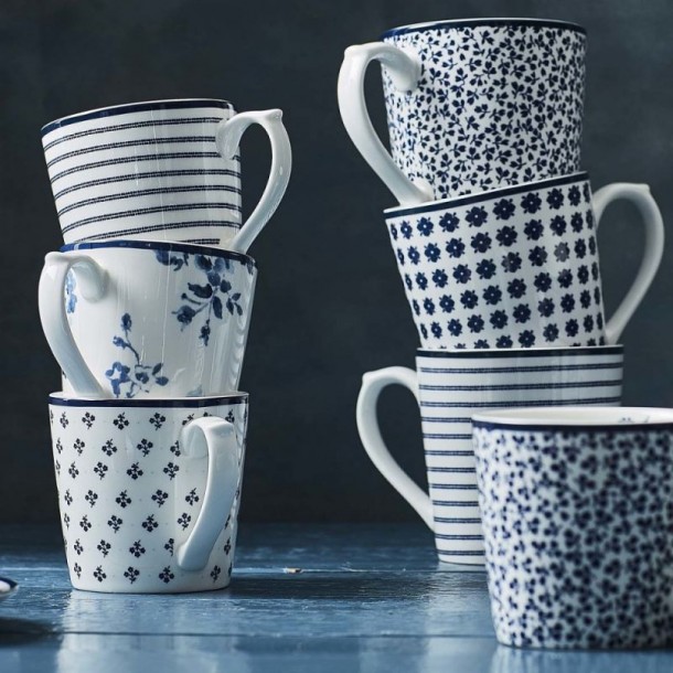 24cl mug Humble Daisy, blue motifs. Blueprint Collection, Laura Ashley. Combine it with other elements of the collection.